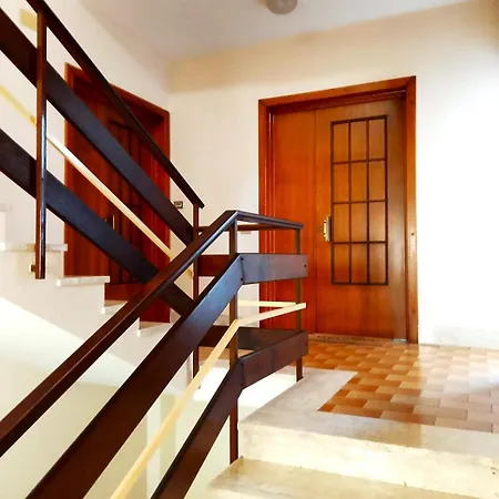 House Revolution Style Fc Bed & Breakfast